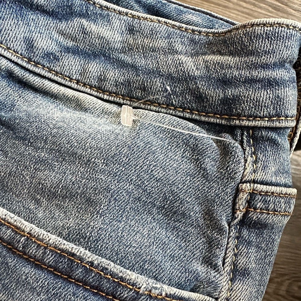 American Eagle Outfitters Light Blue Jean Shorts - Picture 6 of 9